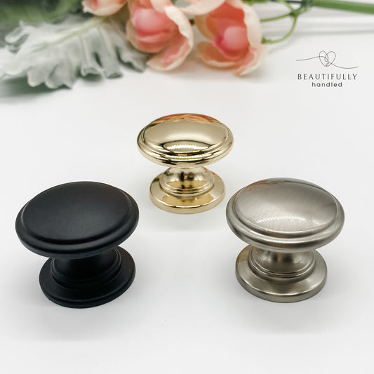 Hamptons style round drawer knobs