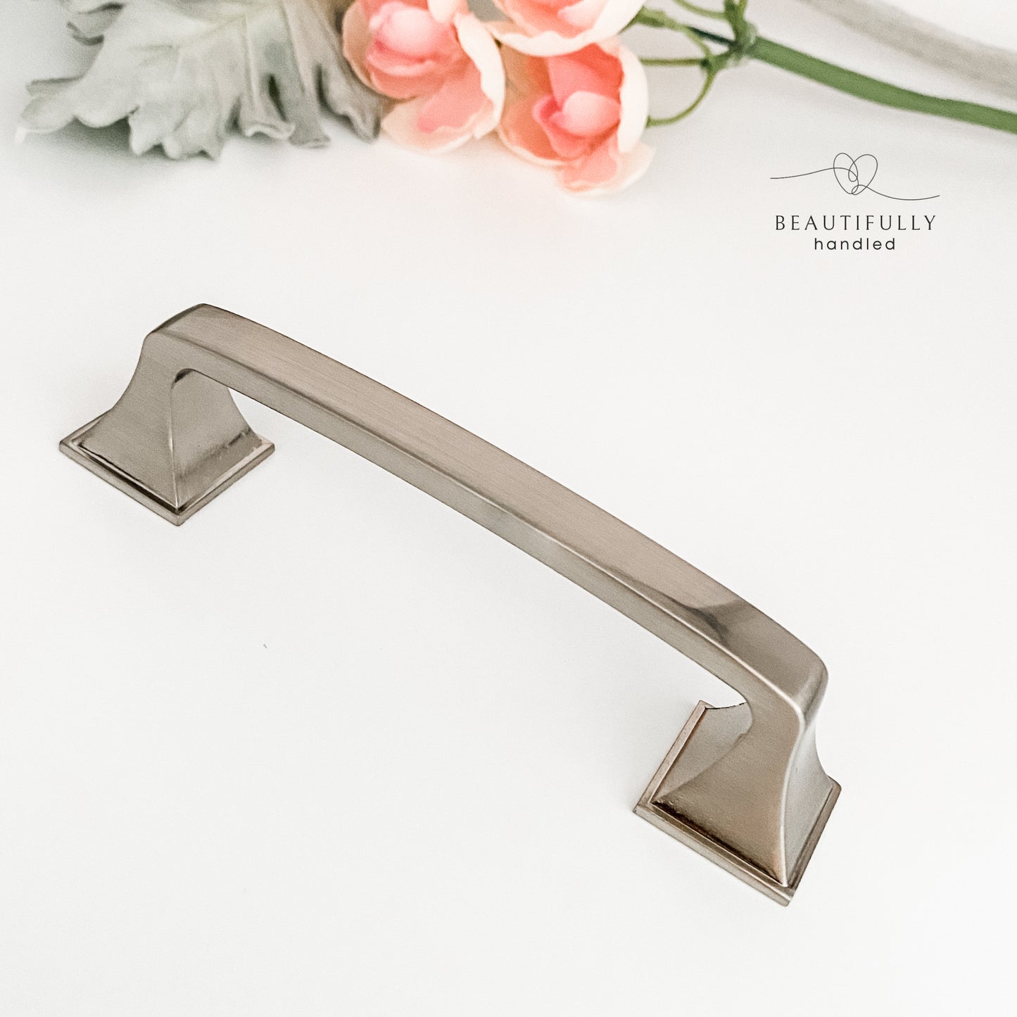 hamptons style kitchen drawer handle in brushed chrome 96mm size on white background