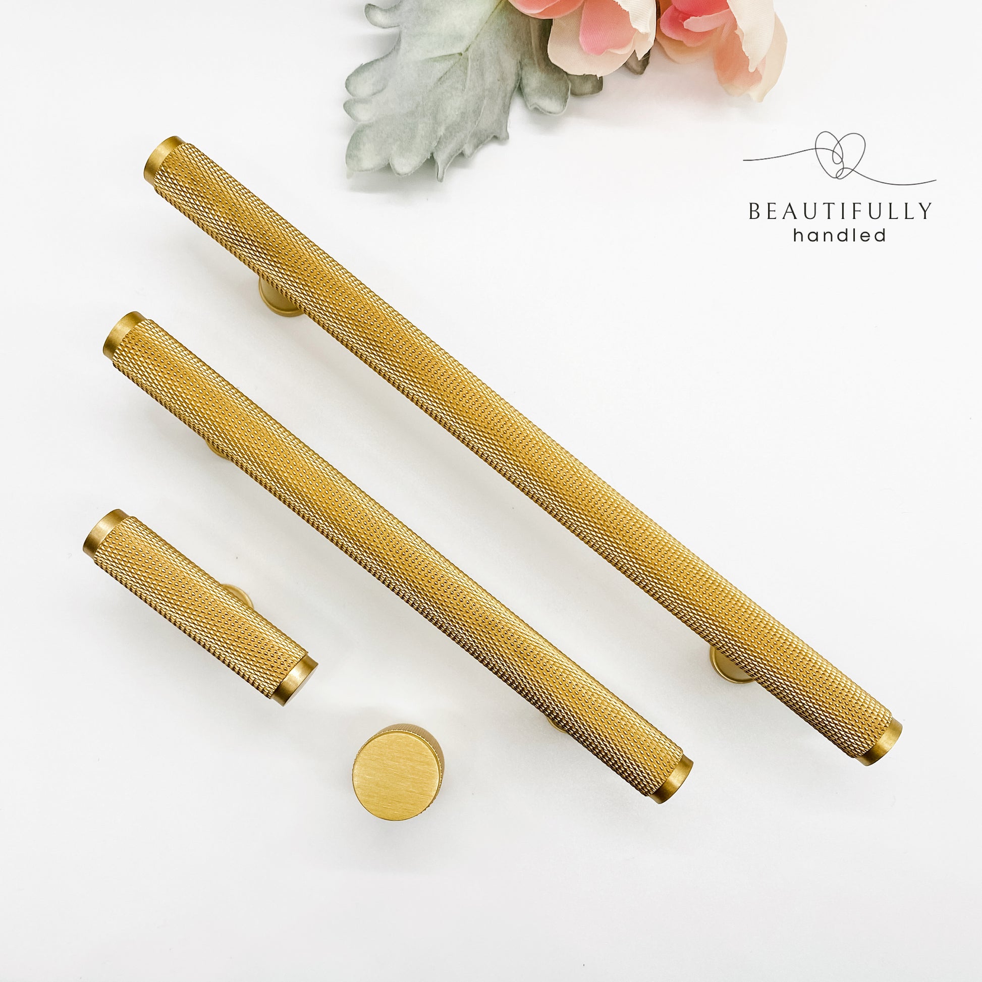 4 sizes of solid brass knurled drawer handles brass knob t bar and 96mm and 128mm sized handles on white background